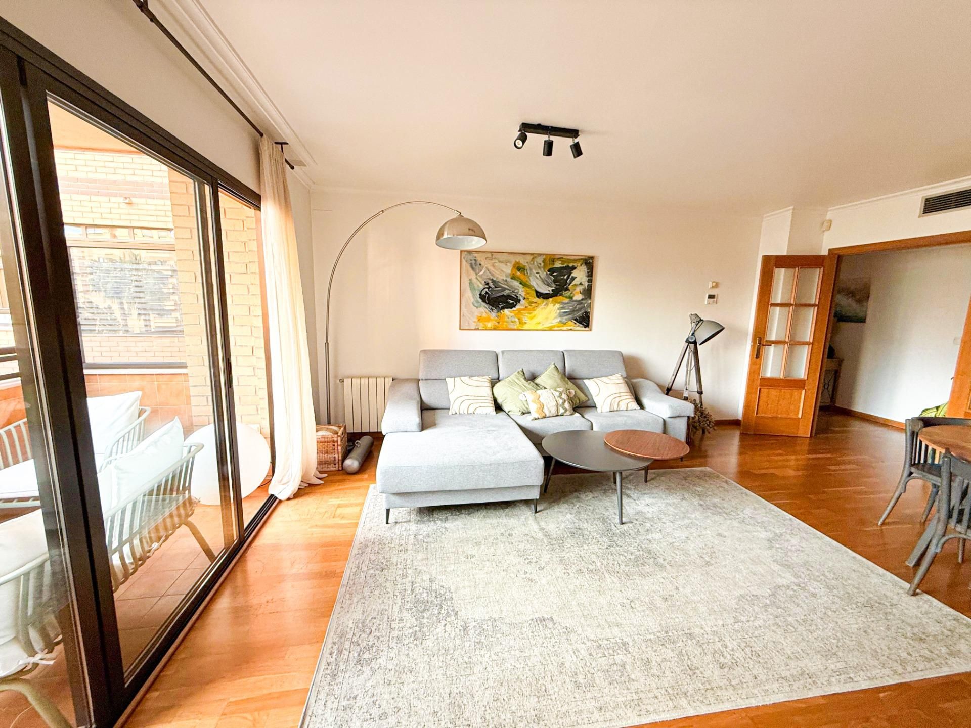 Living room of Flat to rent in  Valencia Capital  with Air Conditioner, Private garden and Terrace
