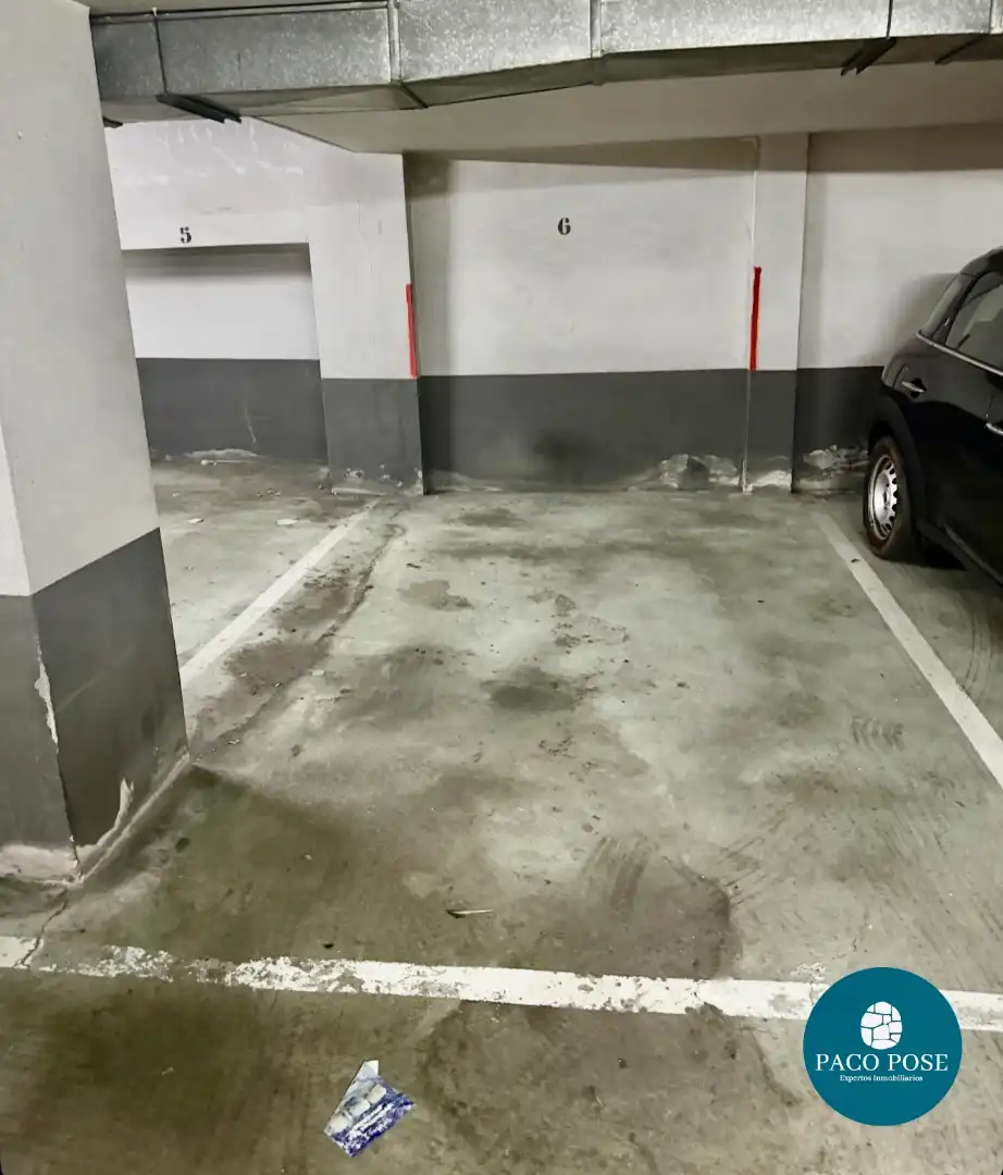 Aparcament en venda a Rúa Mellid 15