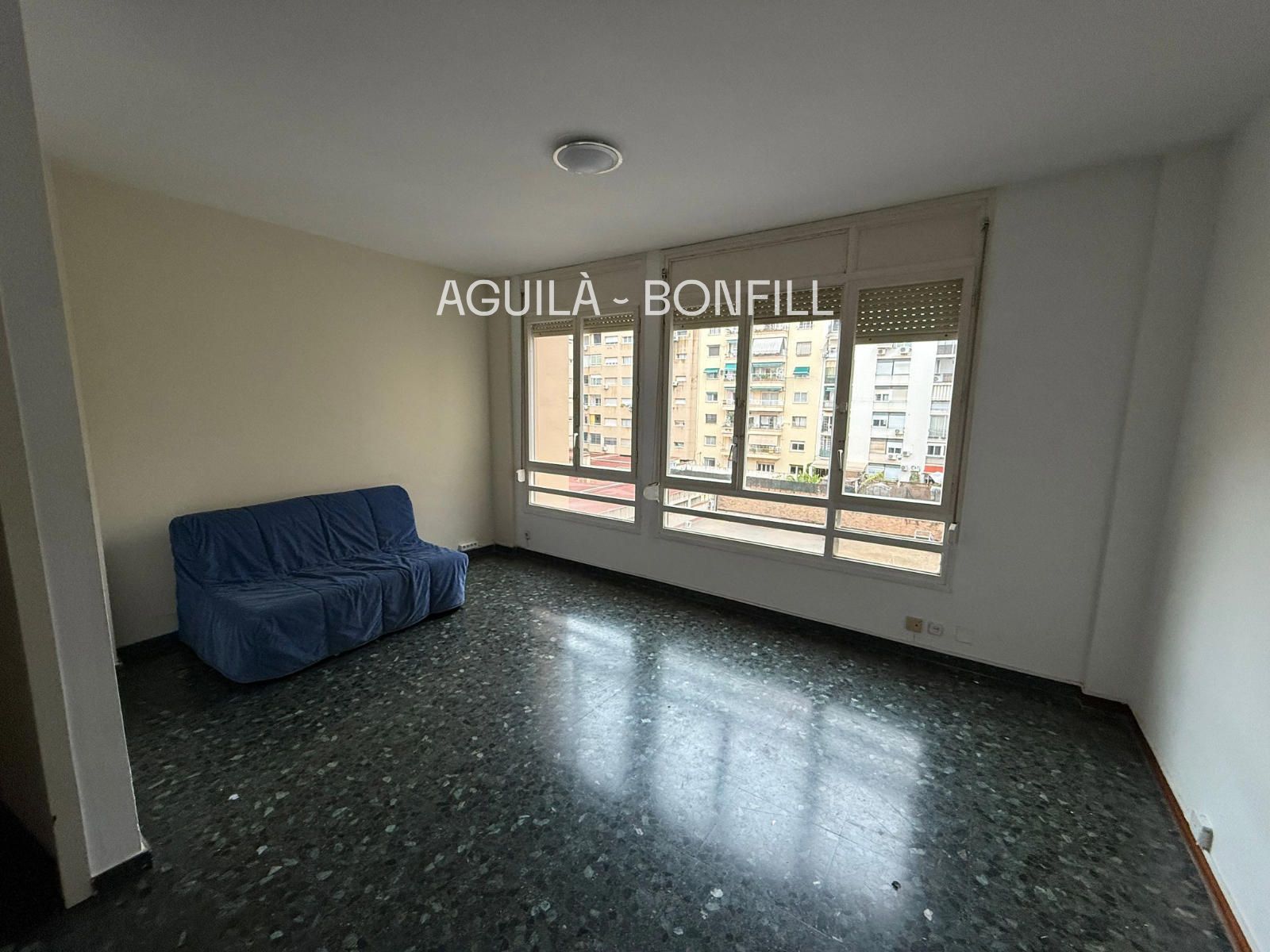 Habitación de Piso en venta en  Barcelona Capital con Calefacción