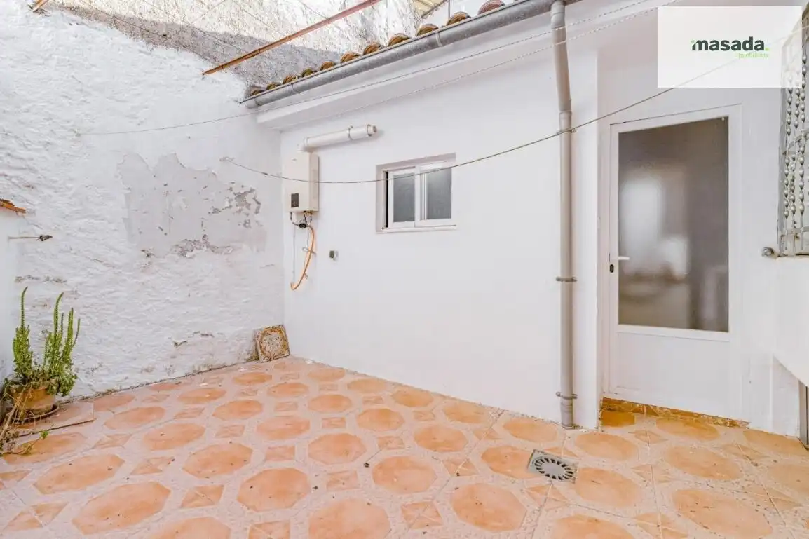 Casa adosada en venta en Montefrío