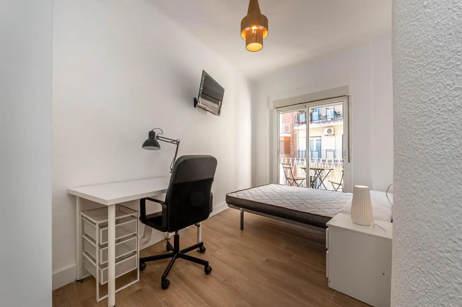 Habitación en Calle SOL, Camino de Ronda