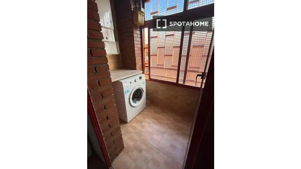 Exterior view of Flat for rent in Madrid  with Air Conditioner, Heating and Furnished
