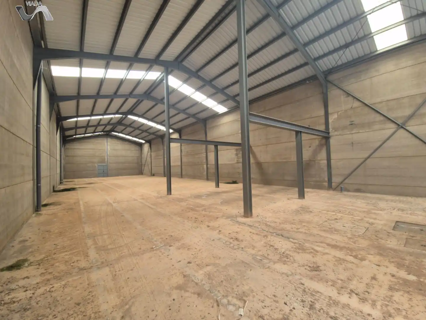 Außenansicht von Fabrikhallen zur Miete in Puertollano