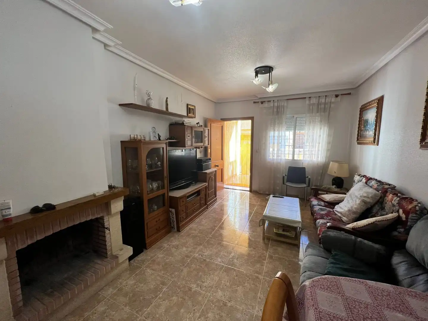 Sala d'estar de Casa adosada en venda en Orihuela amb Moblat