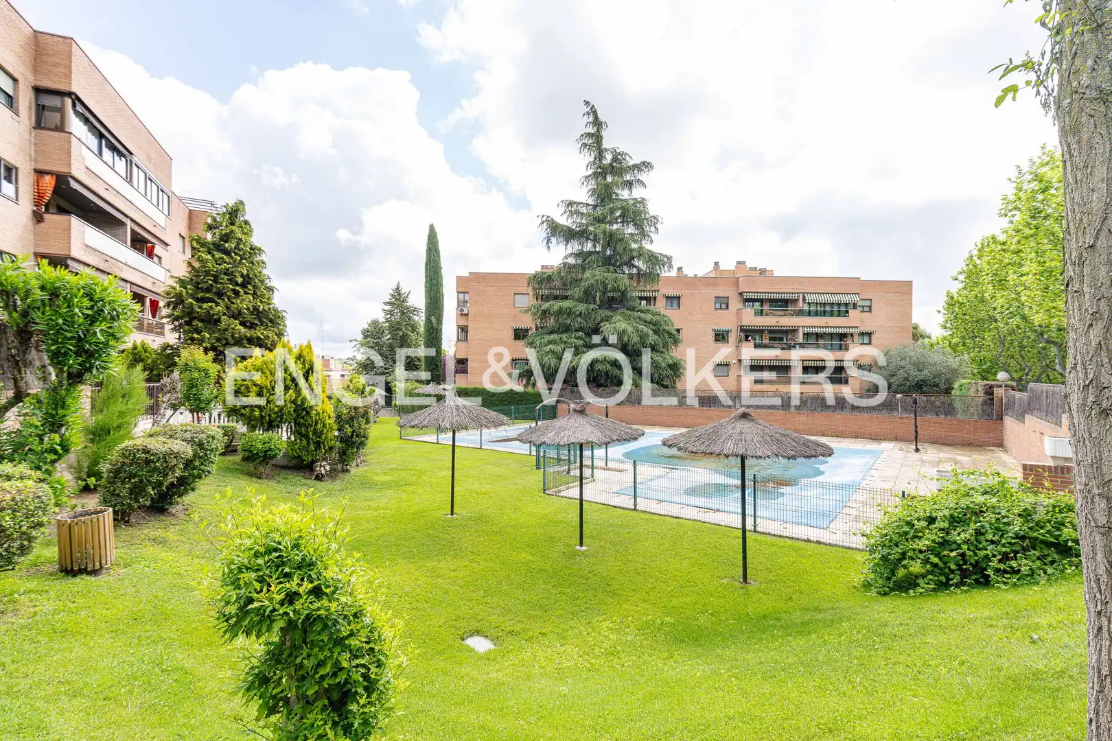 Vista exterior de Piso en venta en Pozuelo de Alarcón con Aire acondicionado, Calefacción y Parquet
