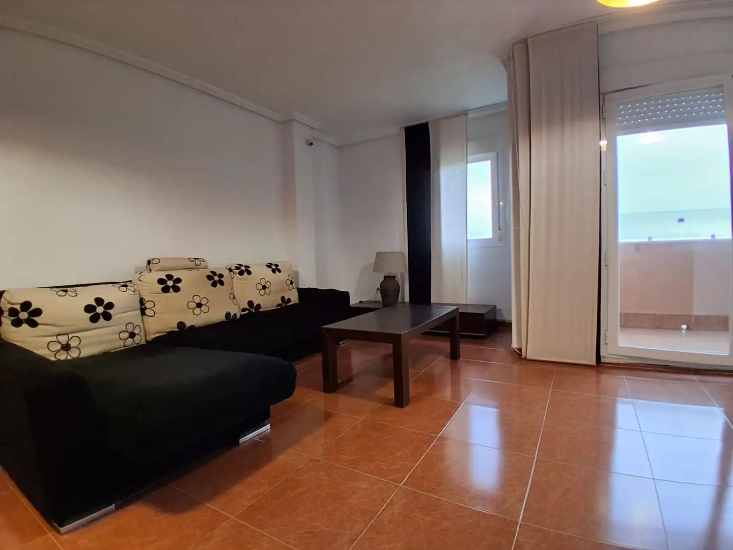 Sala d'estar de Pis en venda en Roquetas de Mar amb Aire condicionat, Calefacció i Terrassa