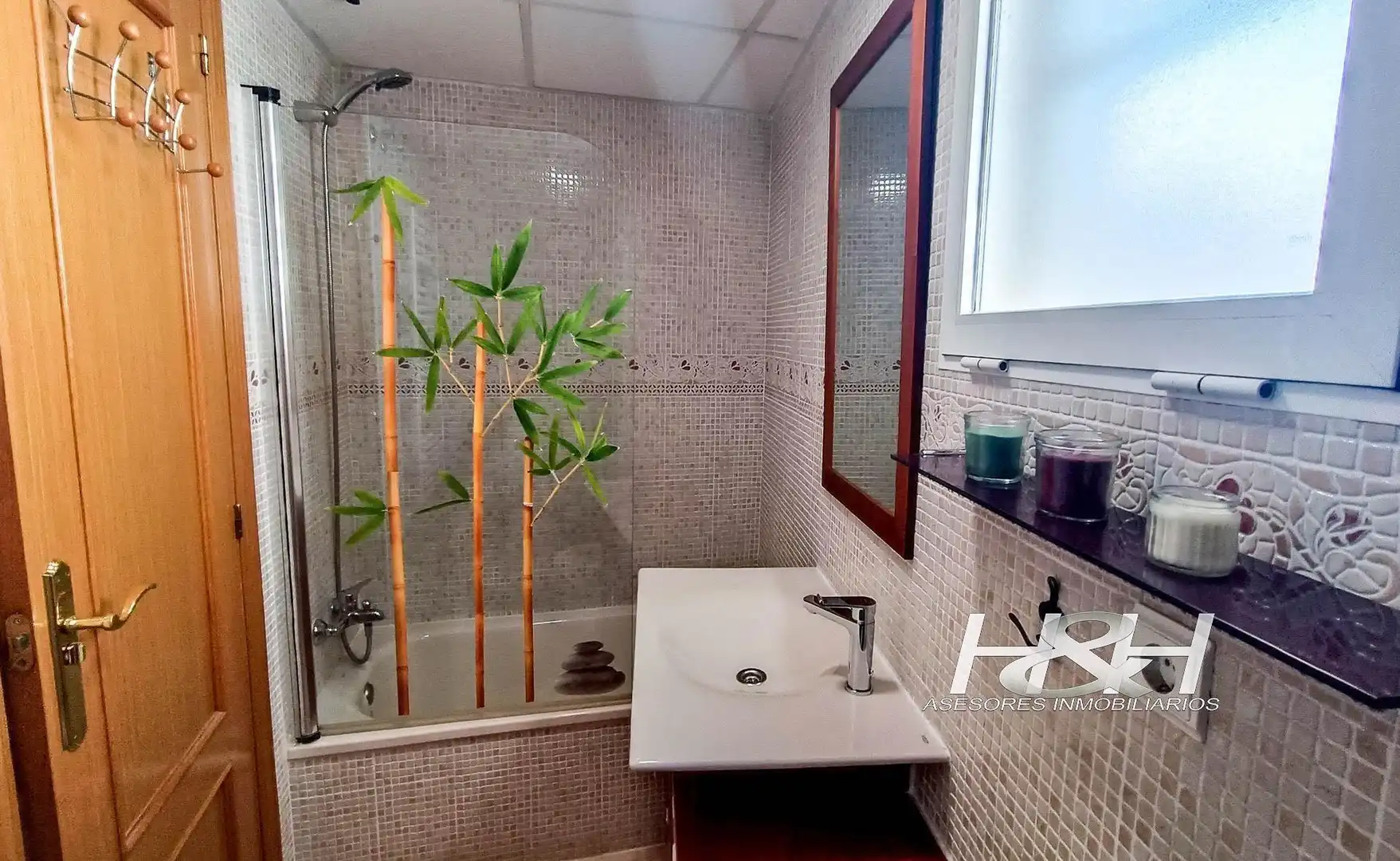 Baño de Ático en venta en Burjassot con Aire acondicionado y Balcón