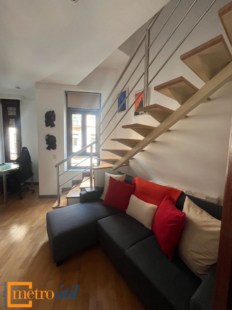 Sala d'estar de Dúplex en venda en Salamanca Capital amb Calefacció i Parquet