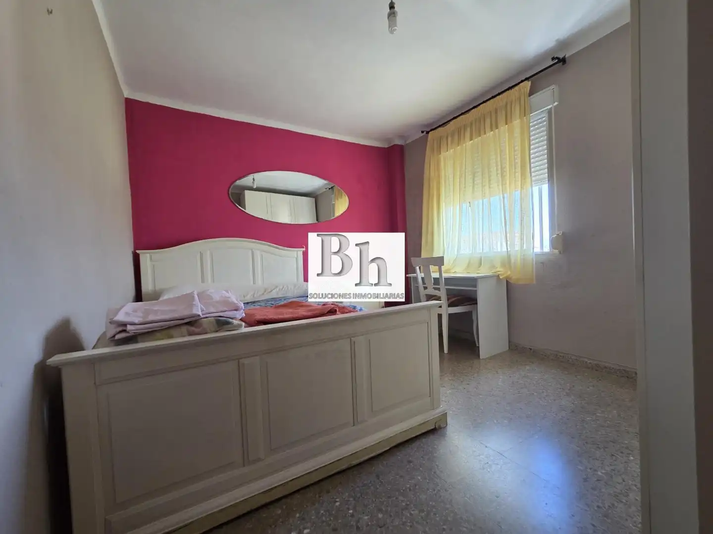 Habitación de Piso de alquiler en Málaga con Terraza y Amueblado