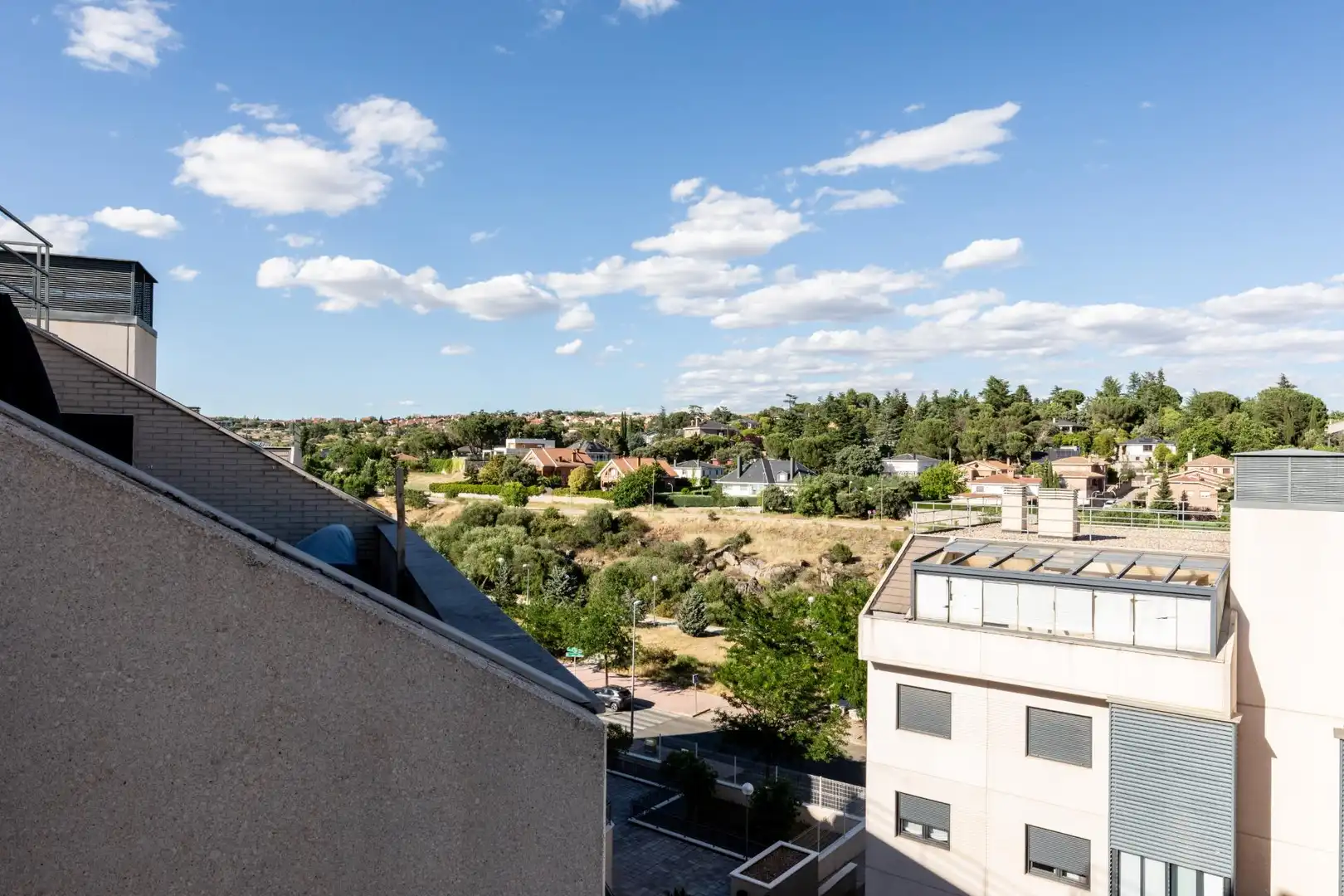 Vista exterior de Àtic en venda en Colmenar Viejo amb Aire condicionat, Calefacció i Terrassa
