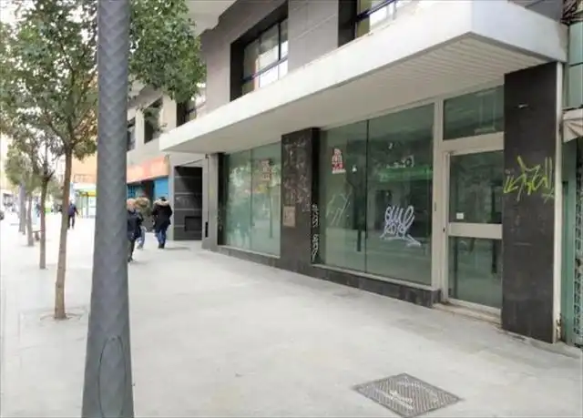 Local comercial de lloguer a Centro