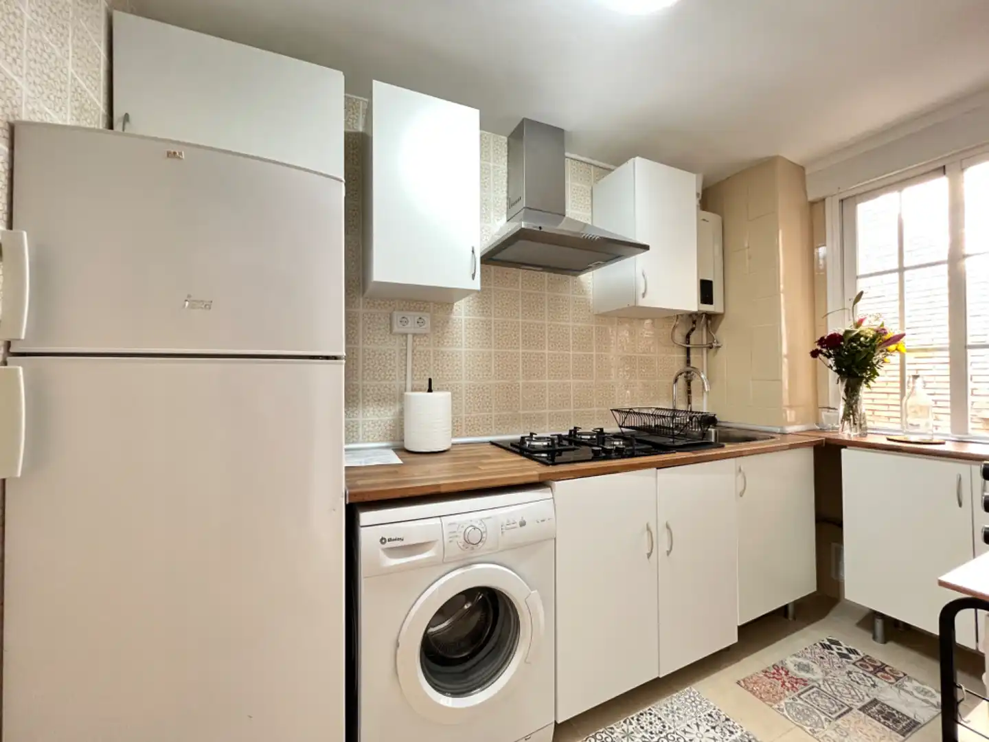 Küche von Wohnung zur untervermieten in Madrid mit Klimaanlage, Terrasse und Möbliert