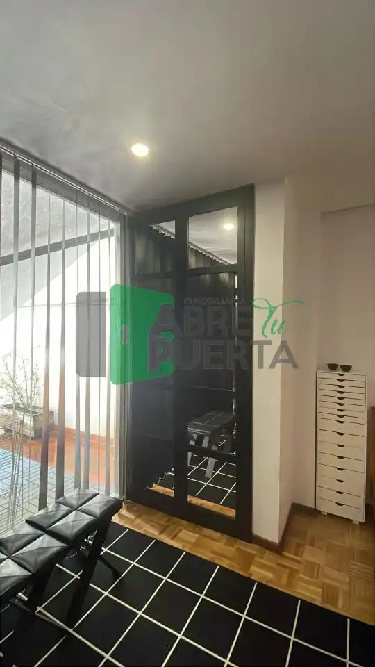 Piso en venta en Ourense Capital  con Calefacción, Terraza y Amueblado