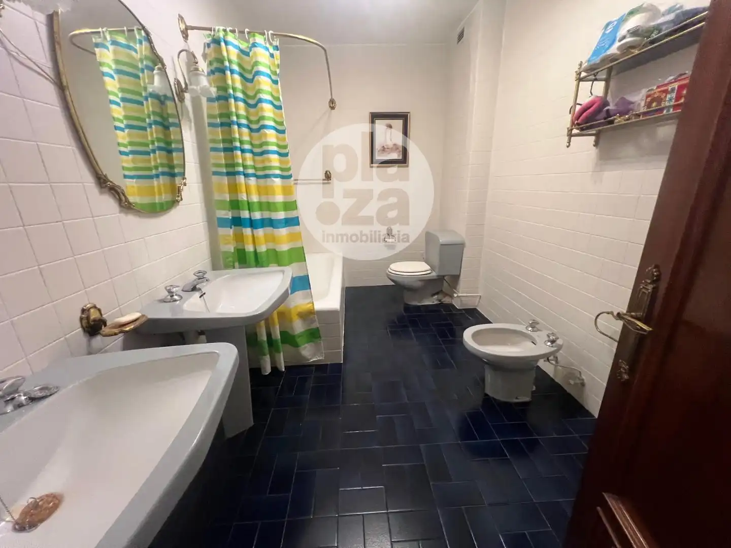 Baño de Piso en venta en Burgos con Terraza y Trastero
