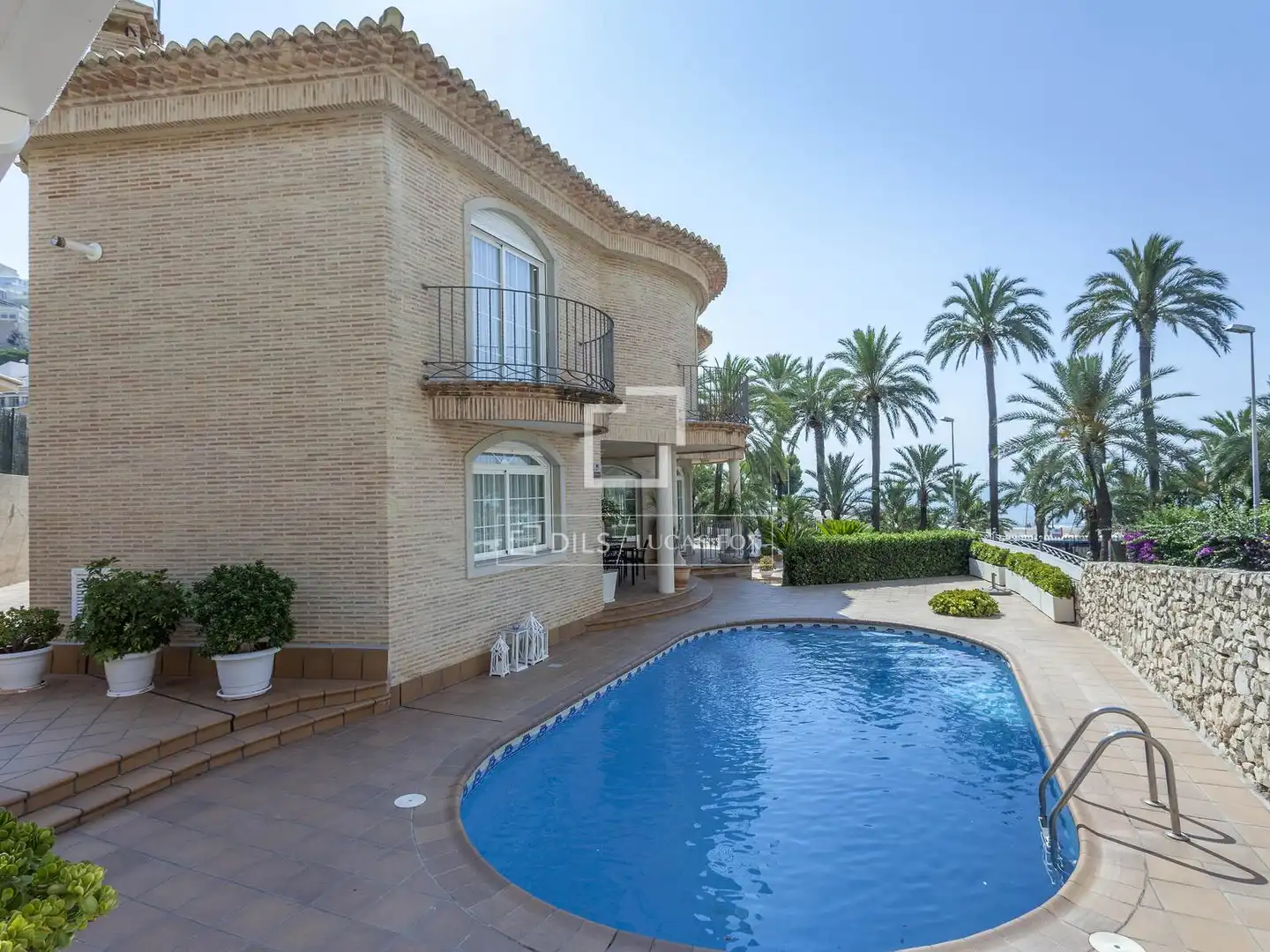 Vista exterior de Casa o xalet en venda en Cullera amb Aire condicionat, Calefacció i Jardí privat