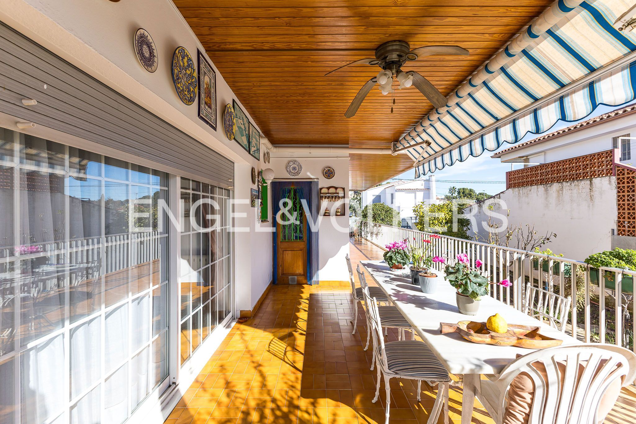 Terrassa de Casa o xalet en venda en Castelldefels amb Aire condicionat, Calefacció i Jardí privat