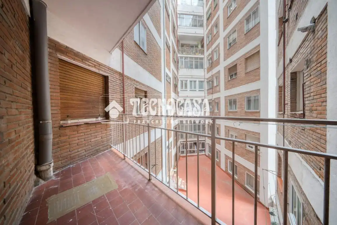 Außenansicht von Wohnung zum Verkauf in Valladolid mit Terrasse und Balkon