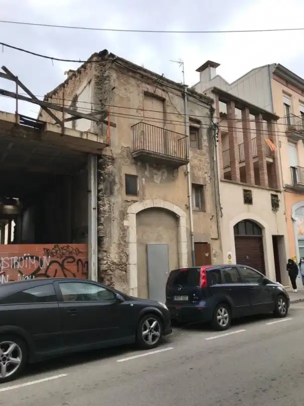 Außenansicht von Residential zum Verkauf in Figueres