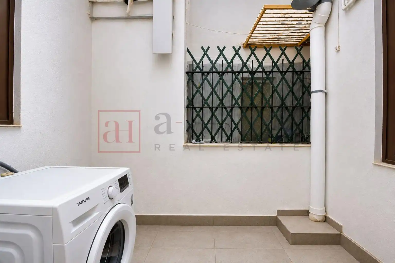 Flat for sale in Barcelona  with Air Conditioner, Heating and Parquet flooring