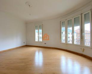 Living room of Flat to rent in León Capital   with Heating, Parquet flooring and Storage room