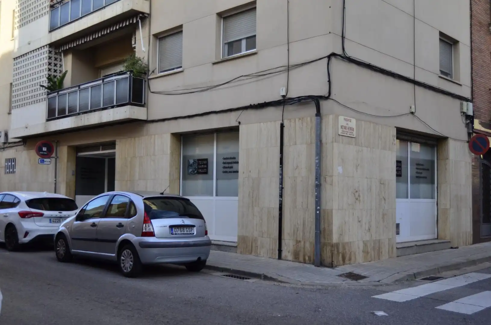 Vista exterior de Local de alquiler en Sabadell con Amueblado