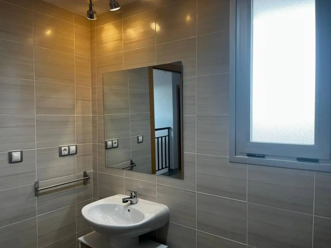 Badezimmer von Dachboden zum Verkauf in San Jorge / Sant Jordi mit Klimaanlage, Heizung und Terrasse