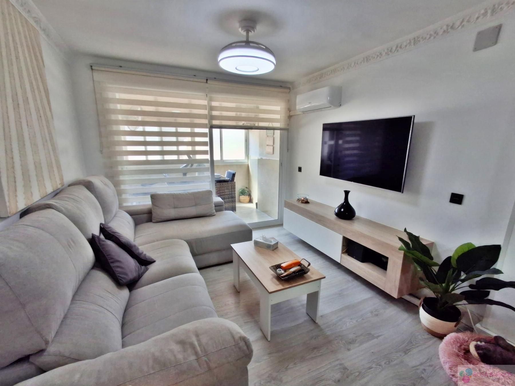 Sala d'estar de Pis en venda en Marbella amb Aire condicionat, Terrassa i Moblat