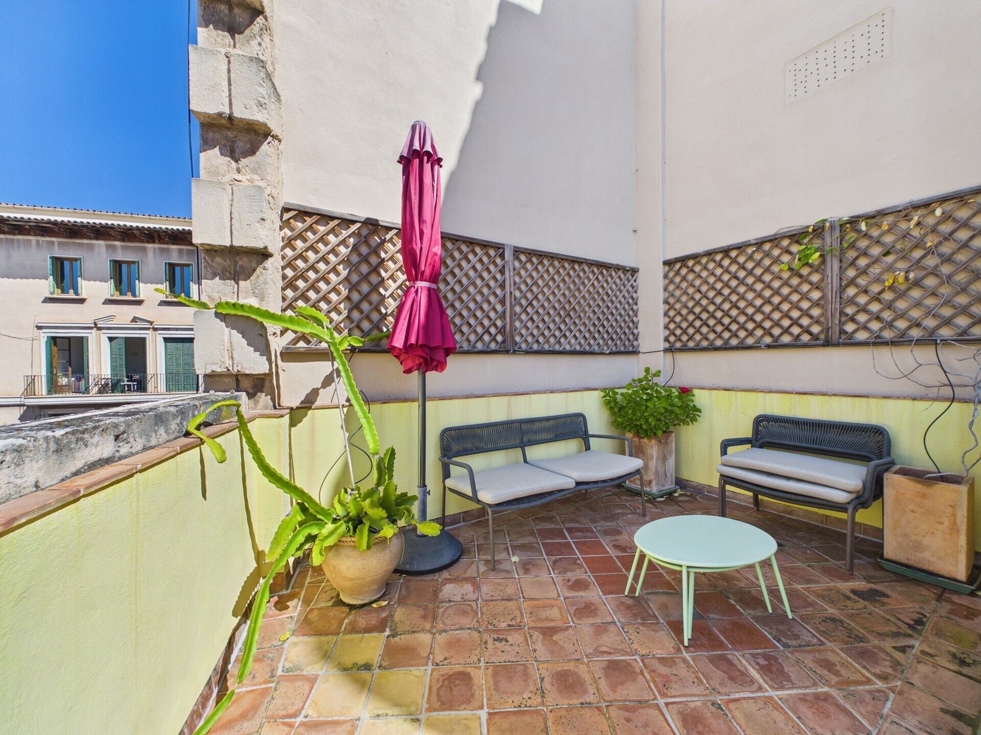 Terrasse von Dachboden zur Miete in  Palma de Mallorca mit Klimaanlage, Terrasse und Möbliert