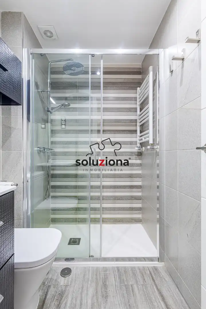 Baño de Piso en venta en Getafe con Aire acondicionado, Calefacción y Terraza