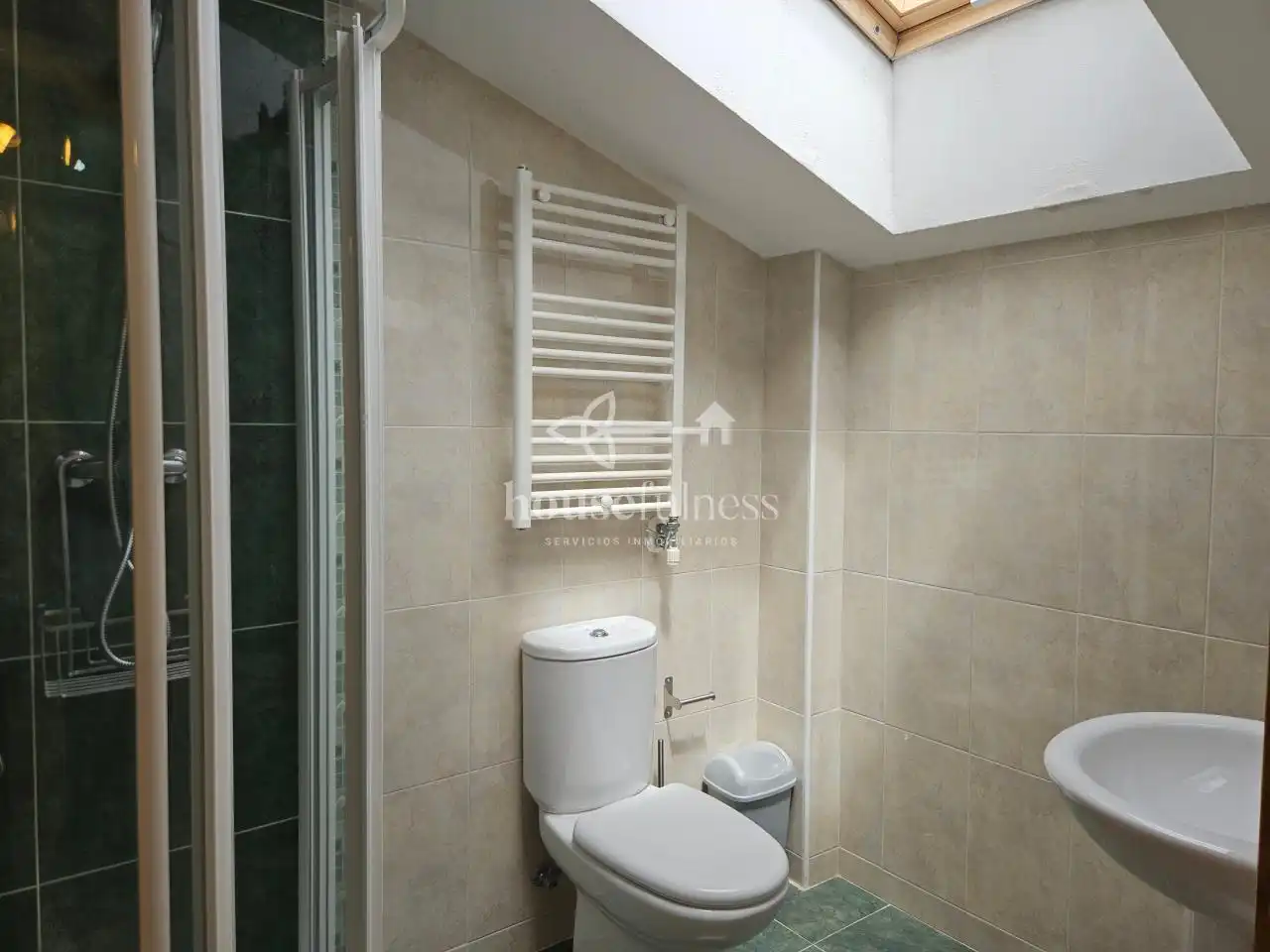 Badezimmer von Wohnung zum Verkauf in Mugardos mit Heizung, Terrasse und Abstellraum