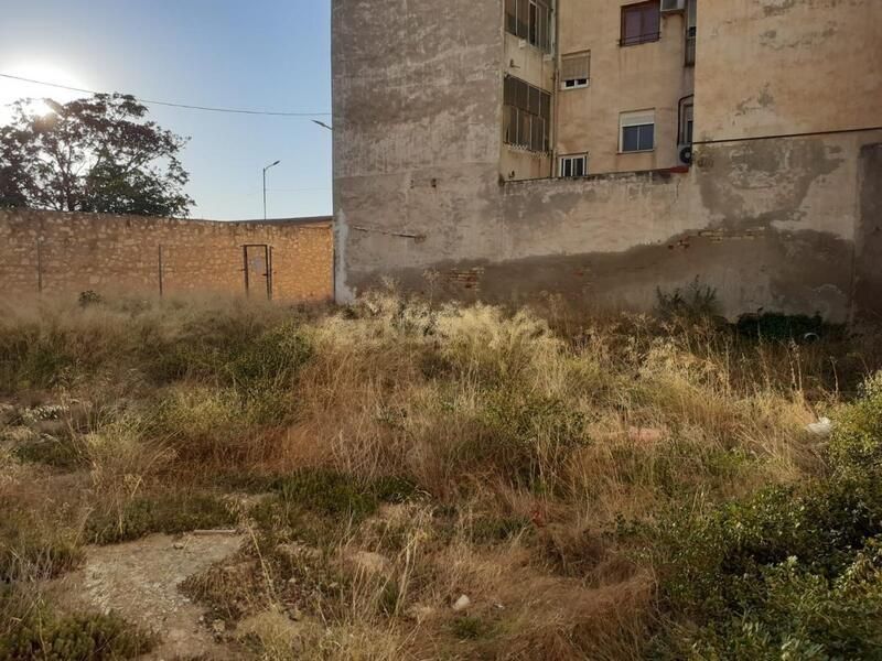 Terreny industrial en venda en Monóvar  / Monòver