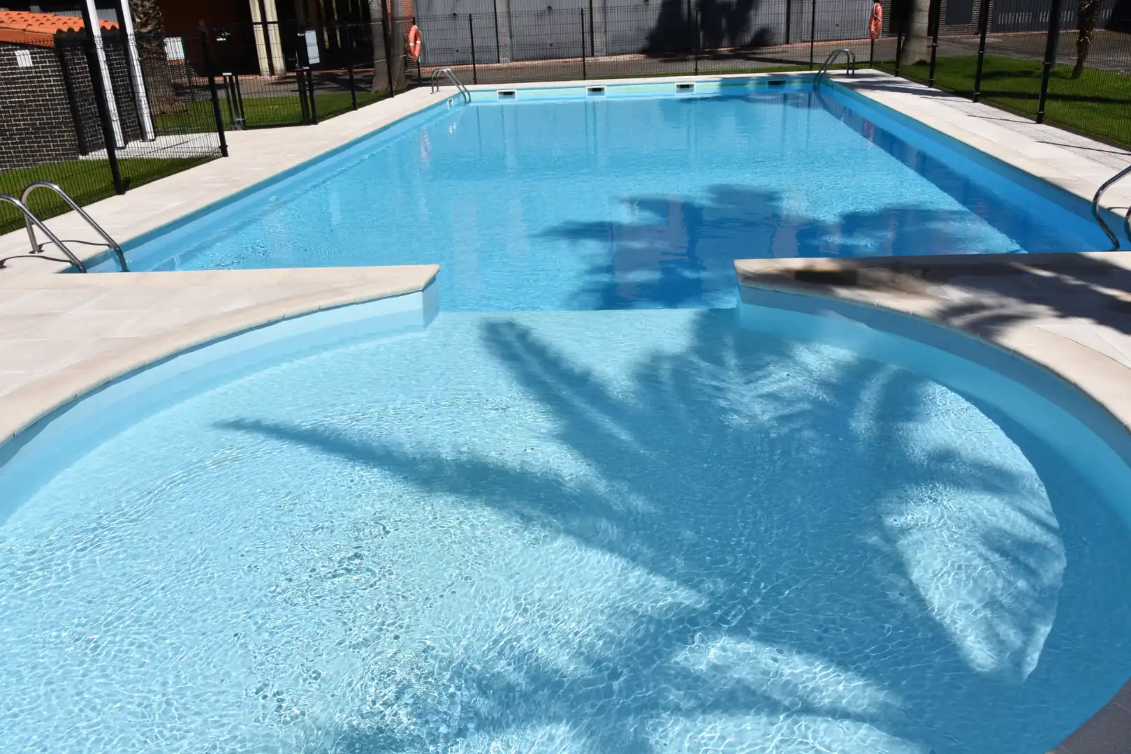 Piscina de Apartamento en venta en Val de San Vicente  con Calefacción, Parquet y Amueblado