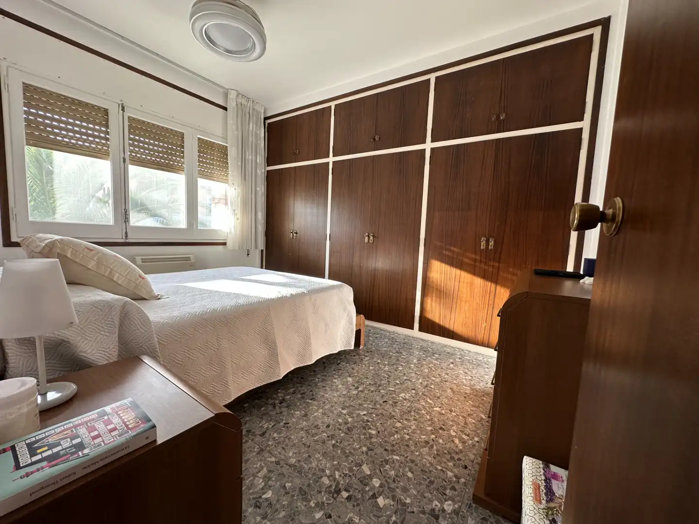 Schlafzimmer von Einfamilien-Reihenhaus zum Verkauf in Pallejà mit Klimaanlage, Heizung und Privatgarten