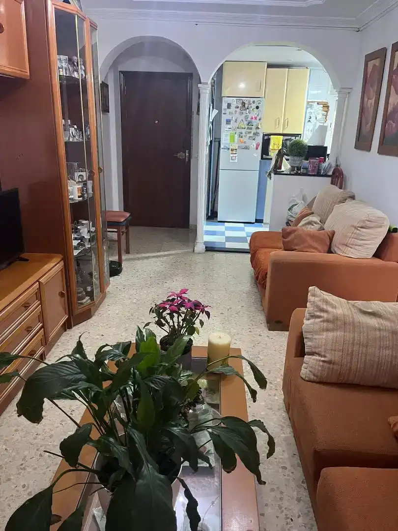Sala d'estar de Pis en venda en Dos Hermanas amb Aire condicionat i Balcó