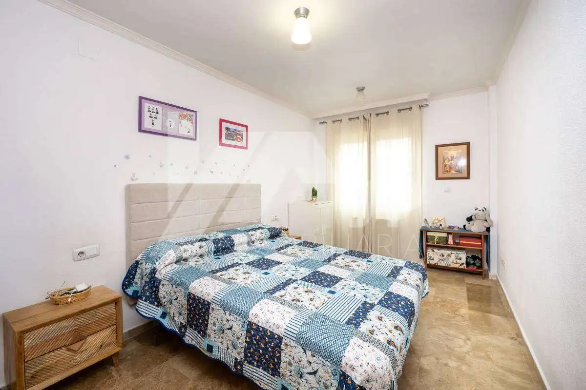 Piso con piscina en venta en Calle Cádiar 10, imagen 12
