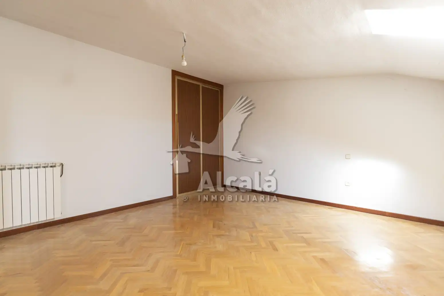 Habitación de Casa adosada en venta en Villalbilla con Aire acondicionado, Calefacción y Parquet