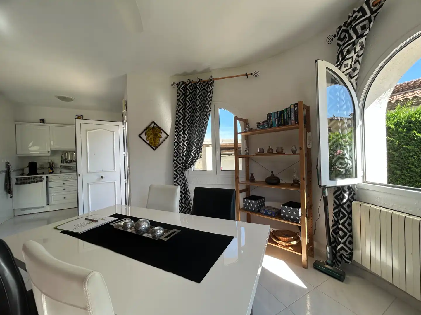 Comedor de Casa adosada en venta en Torroella de Fluvià con Aire acondicionado, Calefacción y Jardín privado