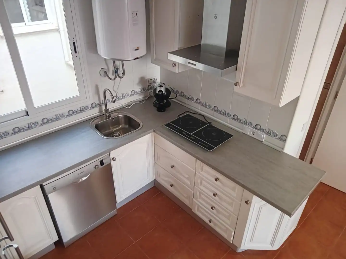 Flat with garden to rent in Avenida Ciudad de Barcelona 58, imagen 4