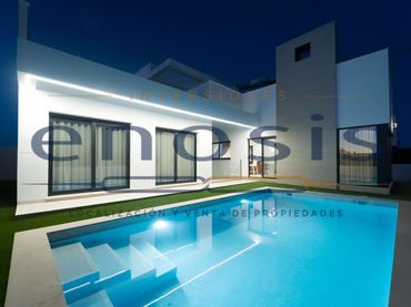 Xalet amb piscina en venda a Calle 6 Pp, 4