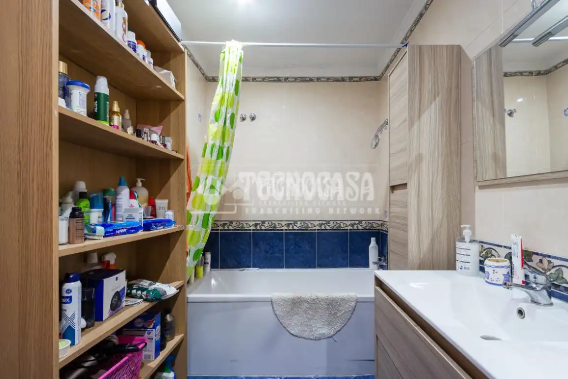 Baño de Piso en venta en Vélez-Málaga con Aire acondicionado, Calefacción y Balcón