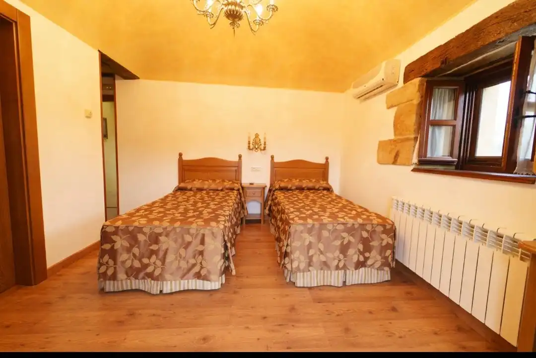 Schlafzimmer von Country house zum Verkauf in Santiurde de Toranzo