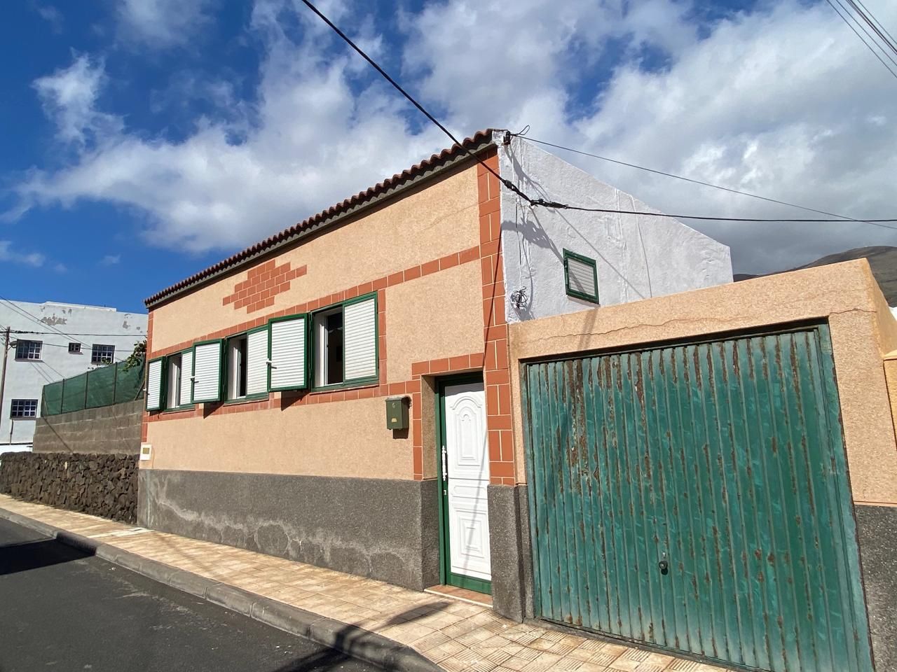 Exterior view of House or chalet for sale in Valverde (Santa Cruz de Tenerife)  with Community pool