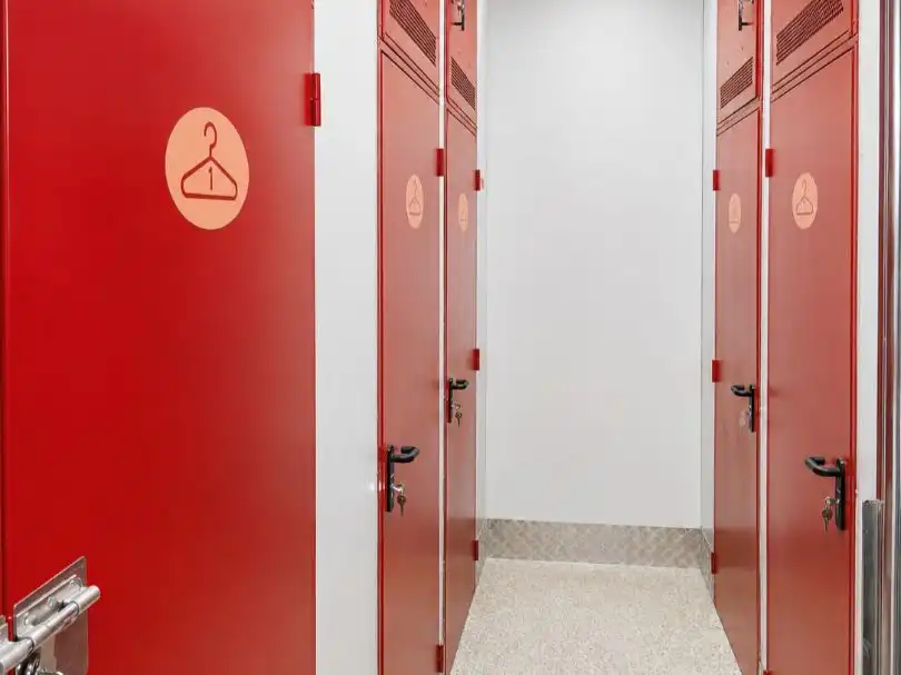 Baño de Trastero de alquiler en Sevilla con Alarma