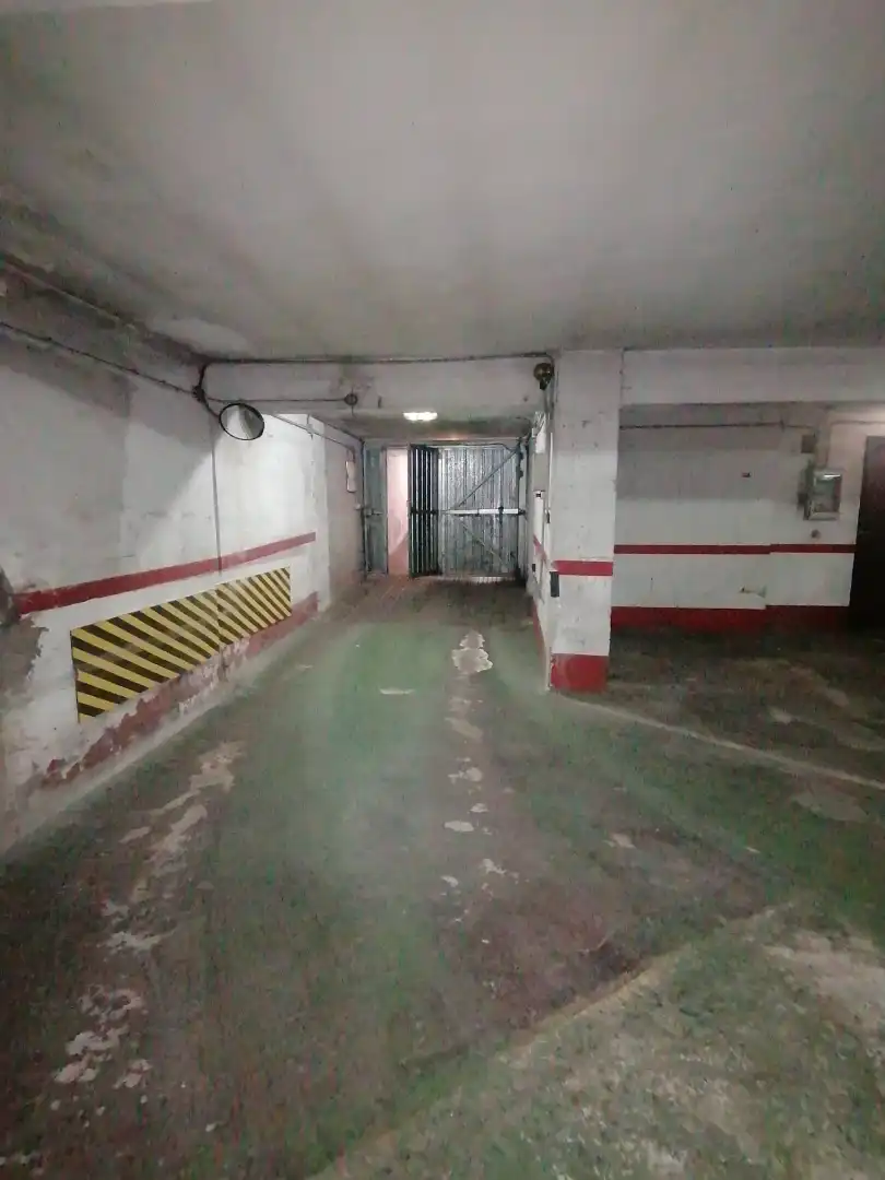 Aparcament de Garatge en venda en Gijón 