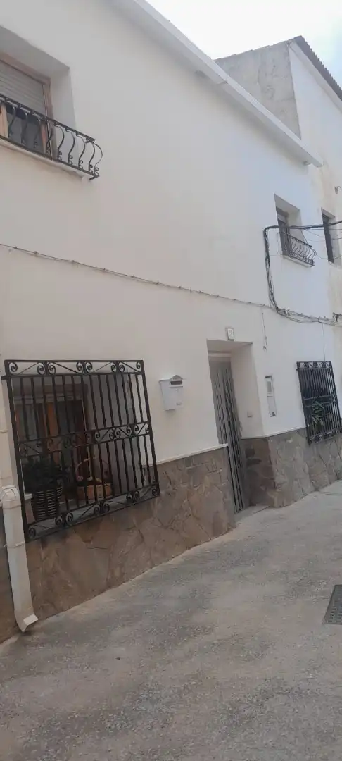 Außenansicht von Einfamilien-Reihenhaus zum Verkauf in Lúcar mit Möbliert
