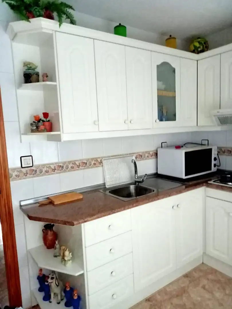 Cuina de Casa o xalet en venda en San Pedro del Pinatar amb Terrassa i Moblat