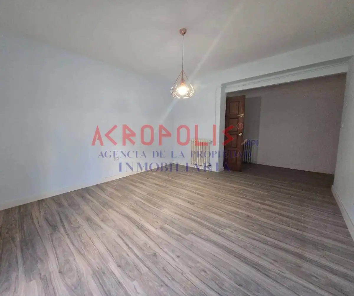 Habitación de Piso en venta en León Capital  con Calefacción