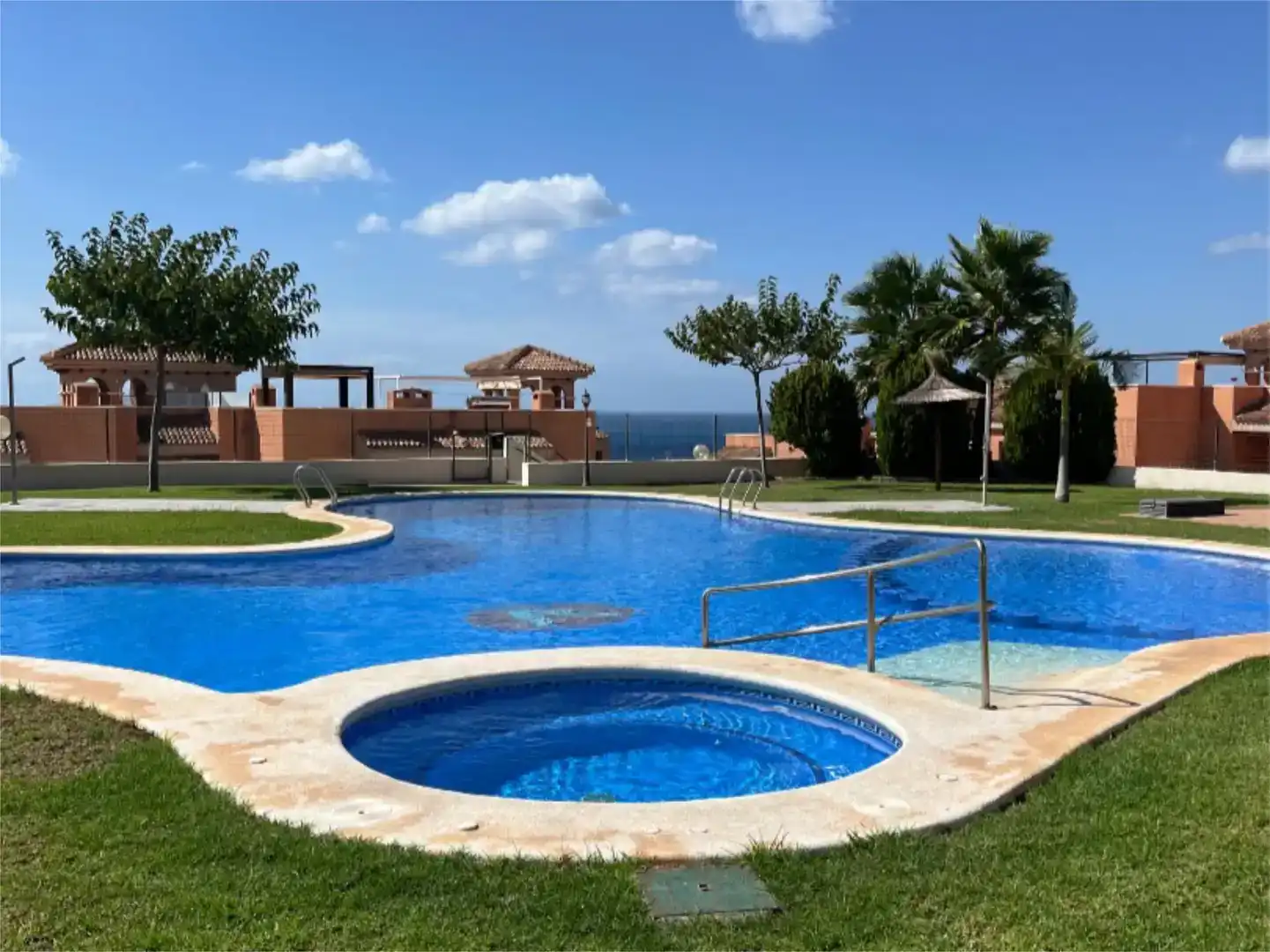 Swimming pool of Flat for sale in Pedanías Oeste