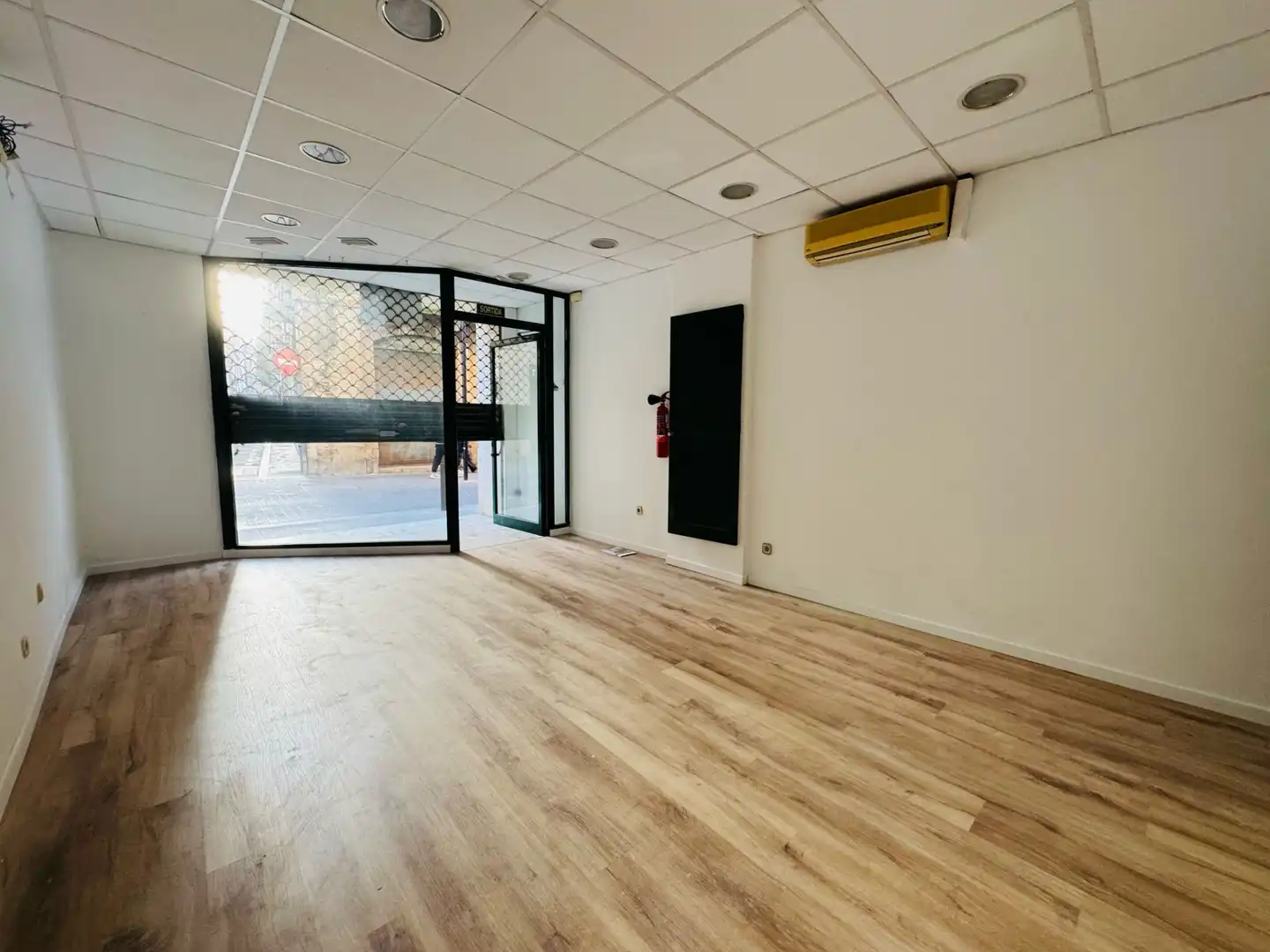 Business premises for sale in Carrer Sant Pau 13, imagen 2