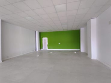 Business premises to rent in Avenida Miguel de Cervantes 2B